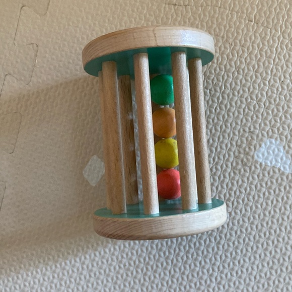 Lovevery Rolling Rattle - Picture 1 of 5